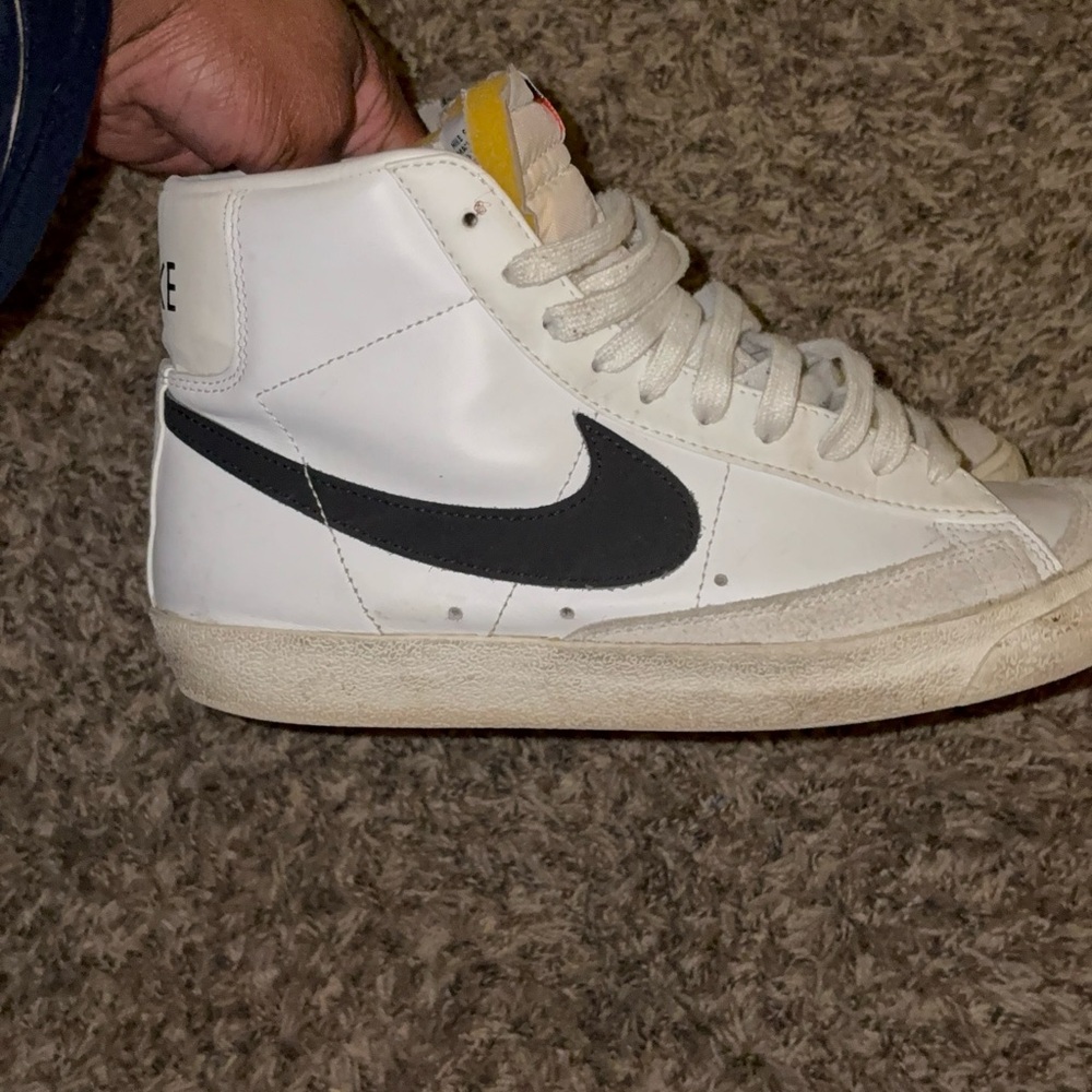 Nike Men's White and Black High-Top Sneakers Midblazers